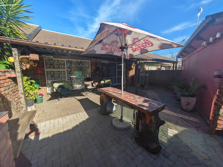 2 Bedroom Property for Sale in Pellissier Free State